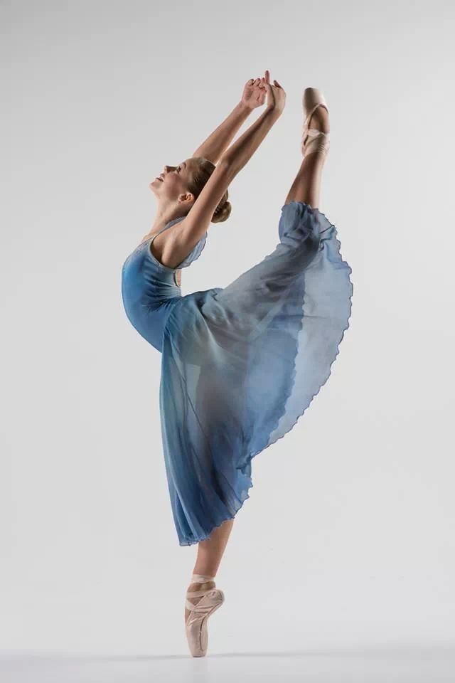 具有巴洛克风格的剧场和舞台设计