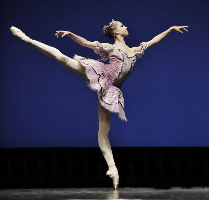 舞台采用舞台木地板比其它材质的好处 