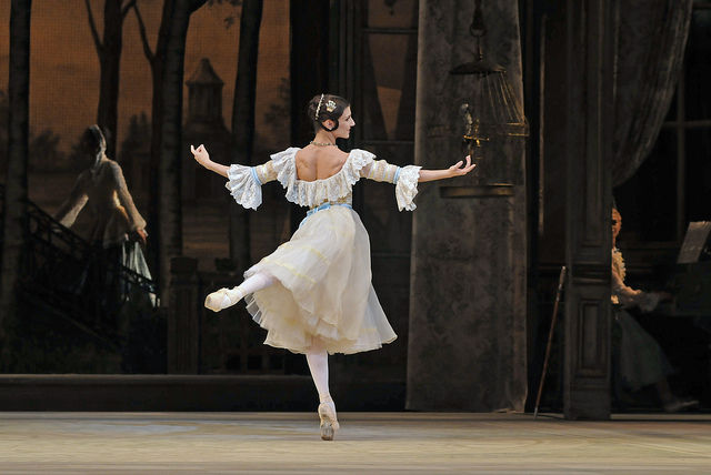 如何延塑胶地板使用寿命?