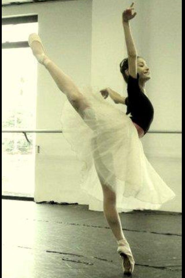 PVC塑胶运动地板适用于羽毛球场馆