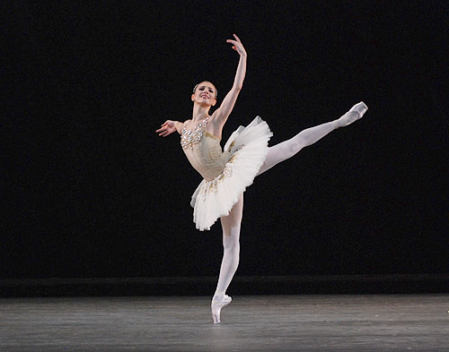 常见的舞台木地板厚度